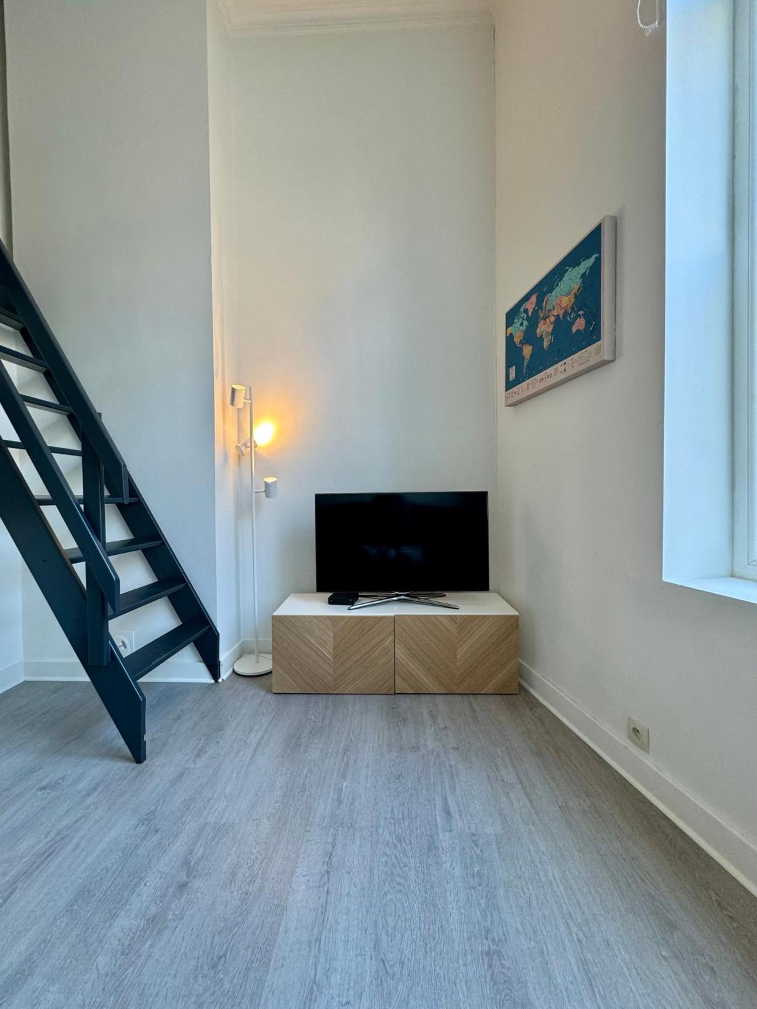 Studio Avec Chambre En Mezzanine Брюссель Екстер'єр фото